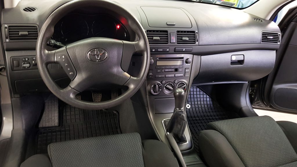 Toyota Avensis 1.8 7
