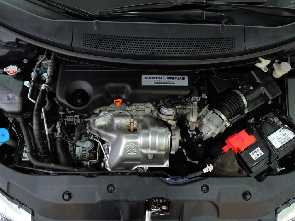 Honda Civic 1.6 diesel 2015 rok 17