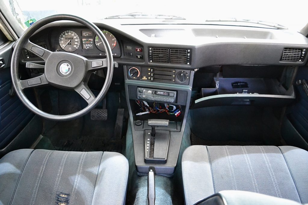 BMW E28 520i 11
