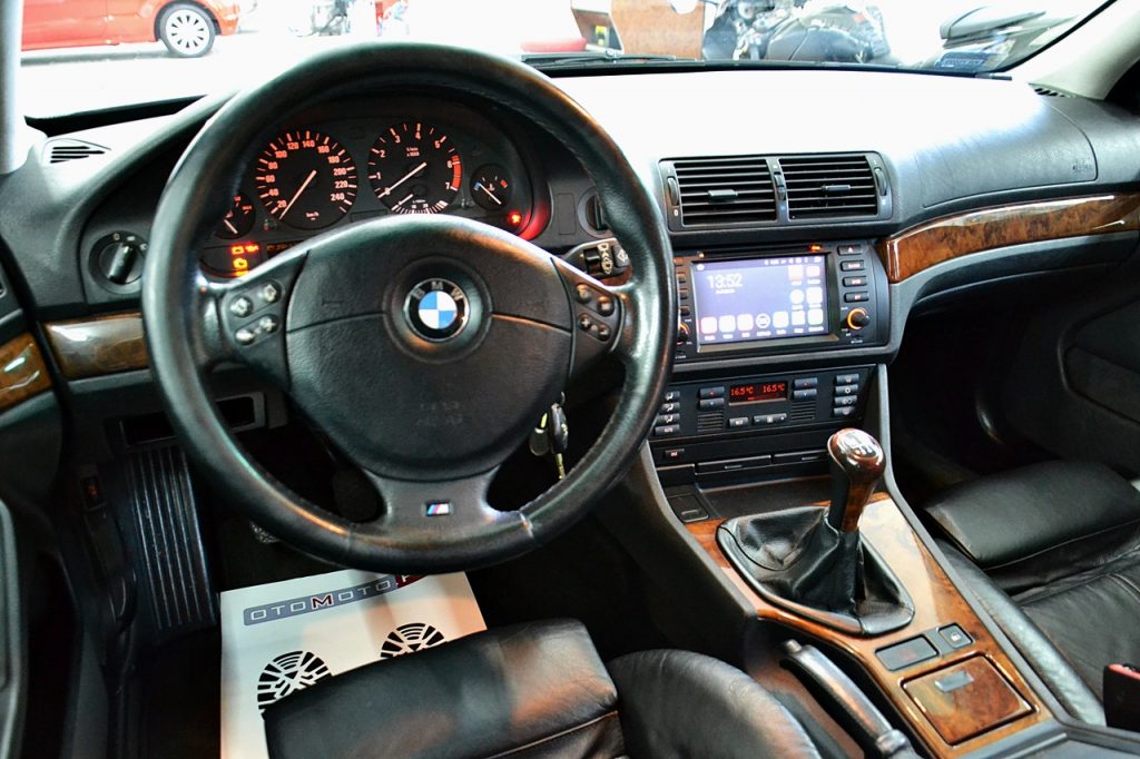 BMW E39 540i 14