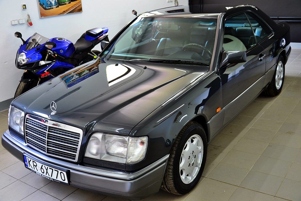 Mercedes W124 Coupe 2