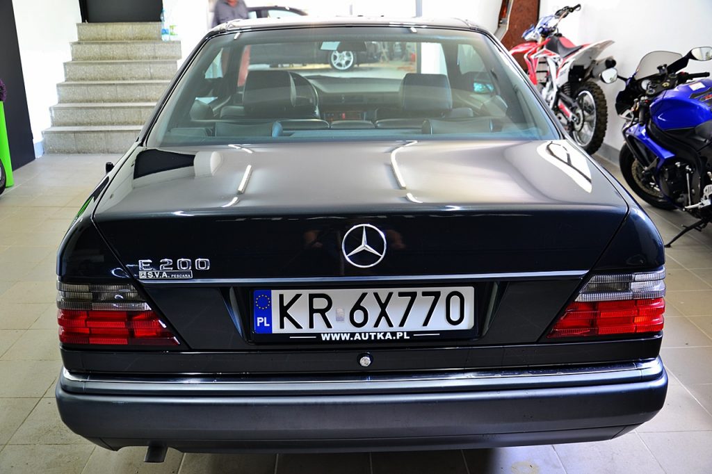 Mercedes W124 Coupe 6