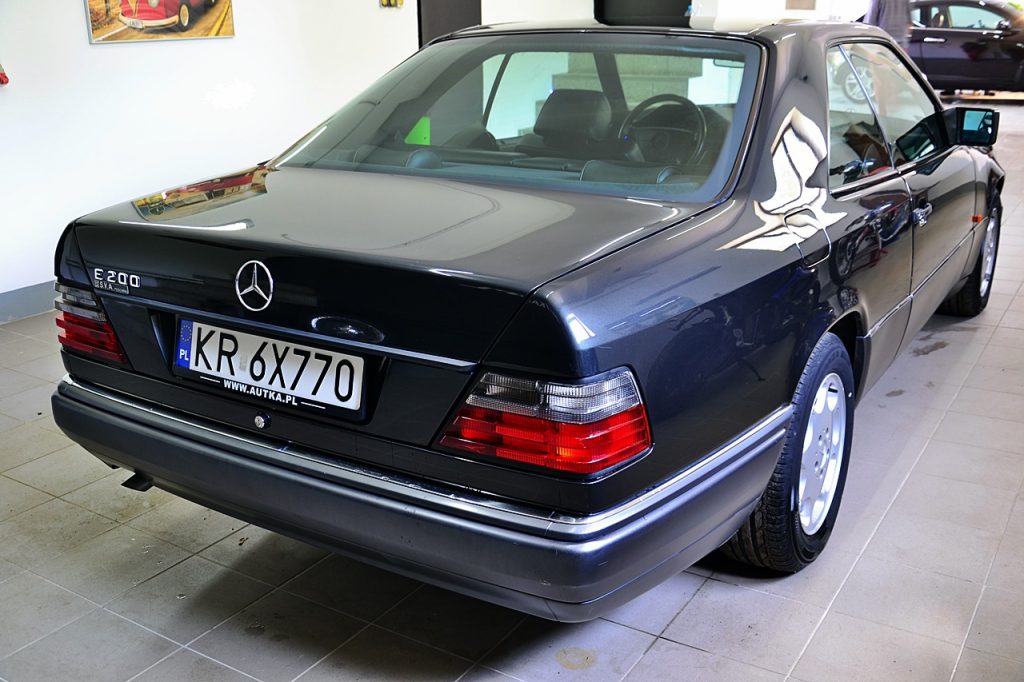 Mercedes W124 Coupe 7