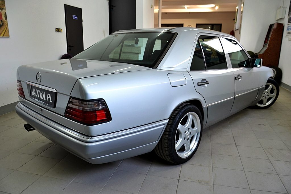 Mercedes W124 E220 rok 1993 7