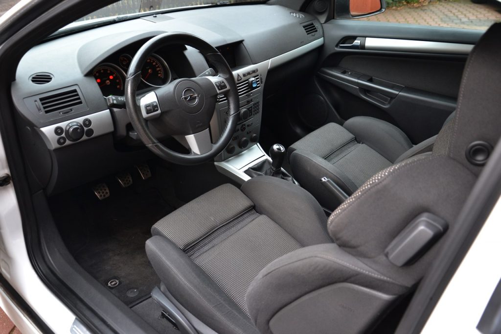 Opel Astra 1.6 turbo OPC 10
