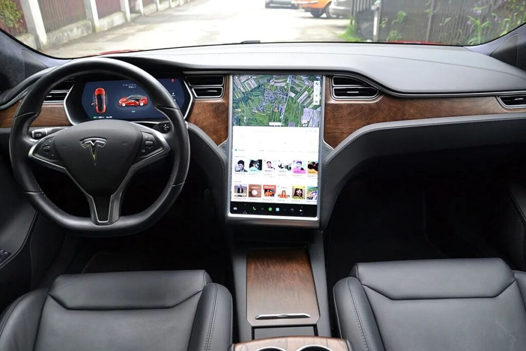 TESLA MODEL S 75D 2018 czerwona 13