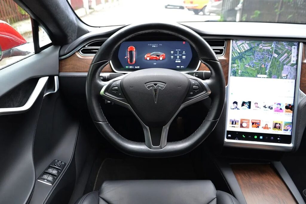 TESLA MODEL S 75D 2018 czerwona 12