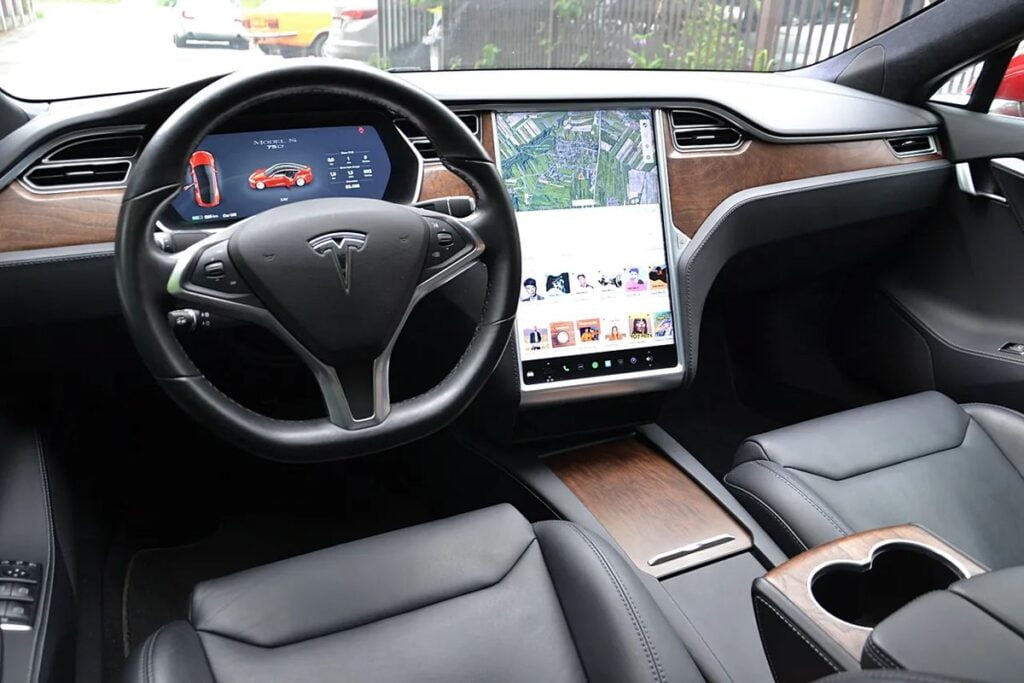 TESLA MODEL S 75D 2018 czerwona 11