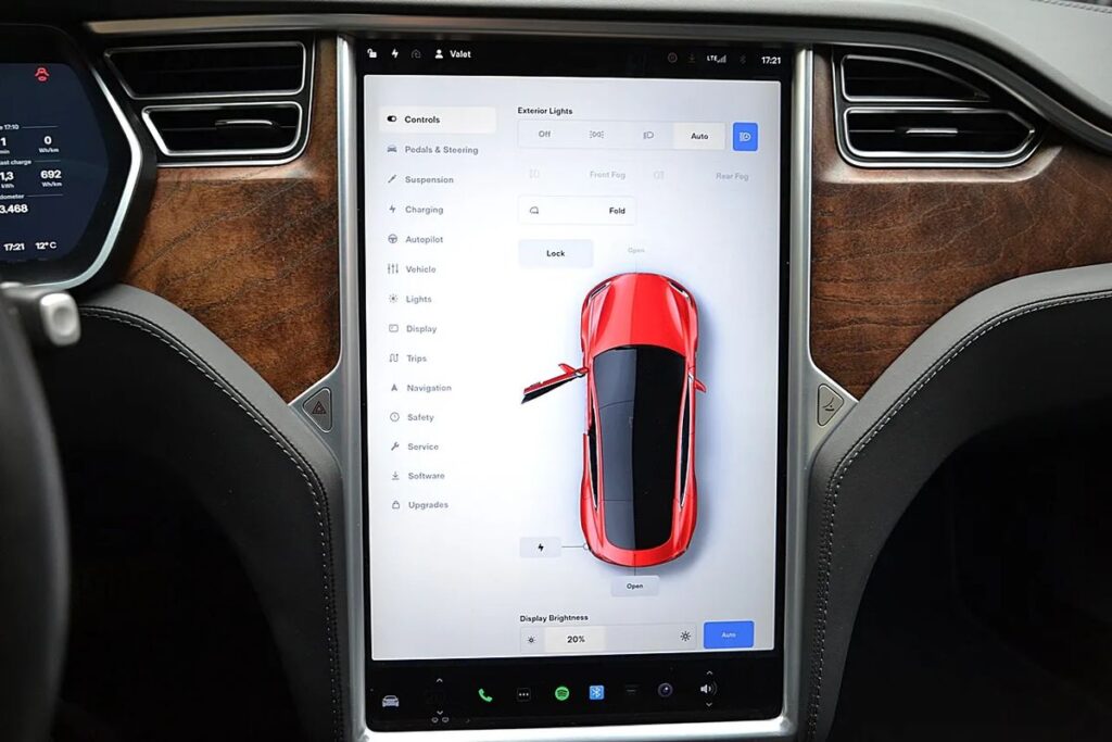 TESLA MODEL S 75D 2018 czerwona 35