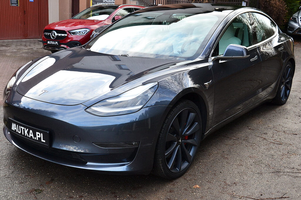 TESLA MODEL 3 PERFORMANCE 4x4 3