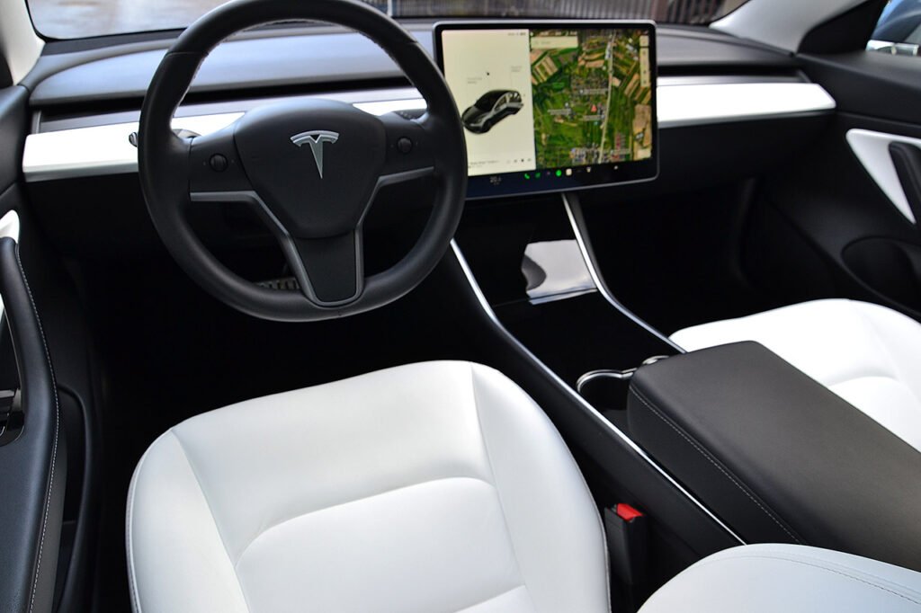 TESLA MODEL 3 PERFORMANCE 4x4 14