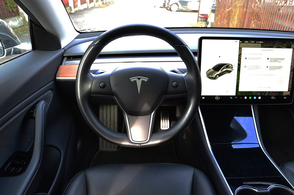 TESLA 3 PERFORMANCE FSD 11