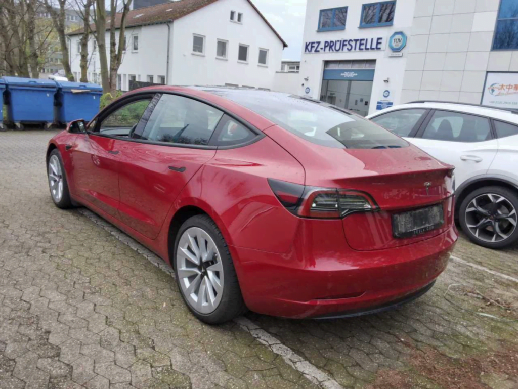 TESLA MODEL 3 z pompą ciepła 4