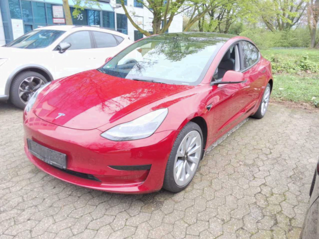 TESLA MODEL 3 z pompą ciepła 5