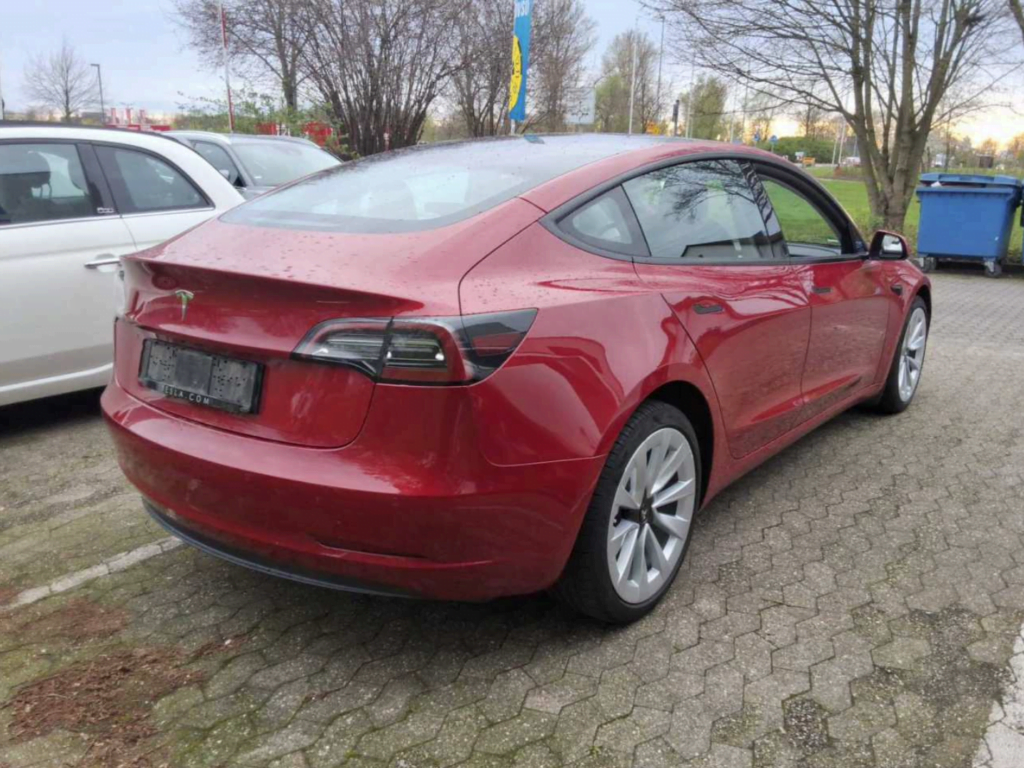 TESLA MODEL 3 z pompą ciepła 6