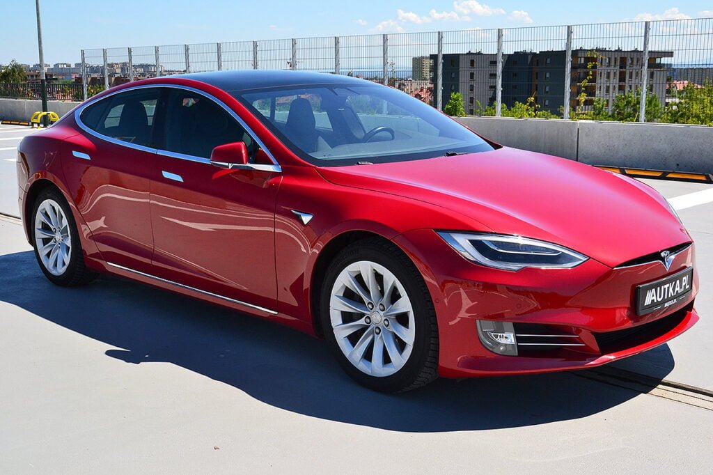 TESLA MODEL S 75D 2018 czerwona 4