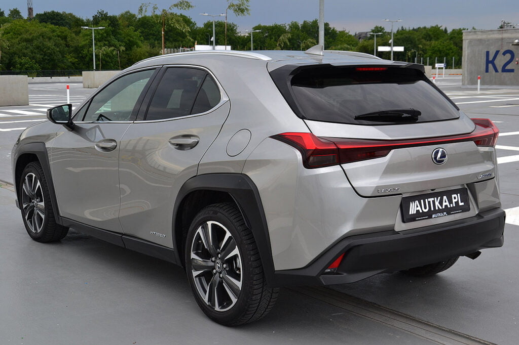 Lexus UX250h Premium 4x4 Hybrid 2