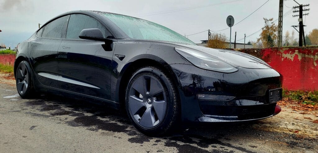 Samochody Elektryczne TESLA 1