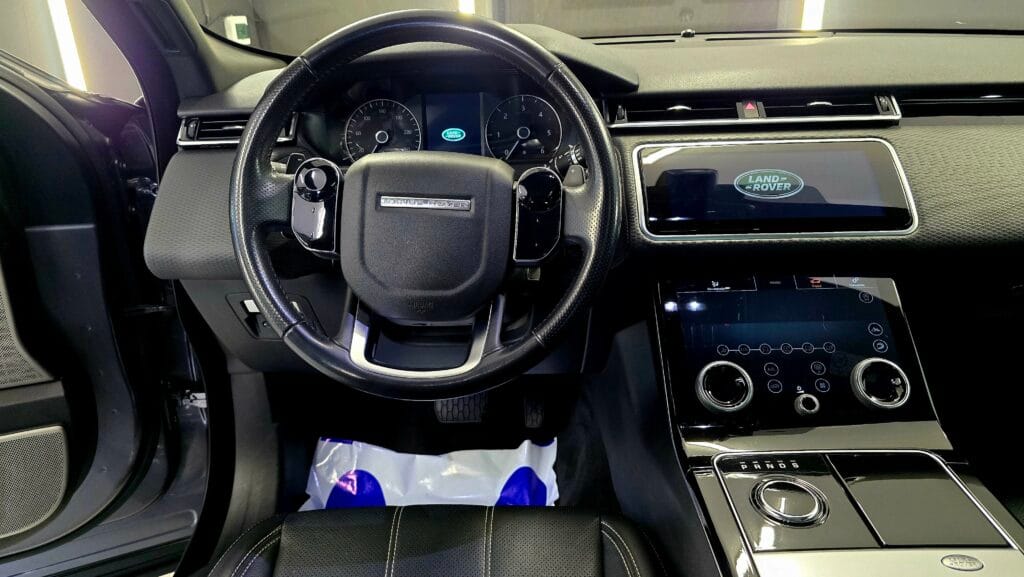 Range Rover Velar 3.0 V6 7 Range Rover Velar 3.0 V6 7