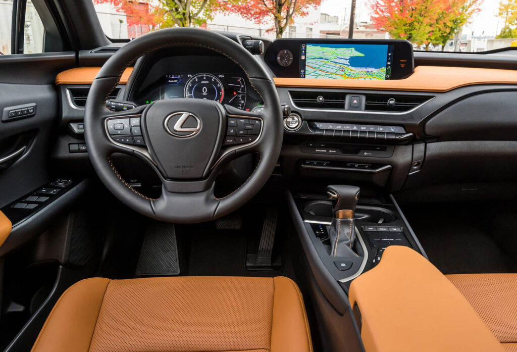 Lexus UX250h - crossover prawie idealny 4